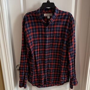 Men’s Old Navy  Navy and Red Plaid Button Down Shirt- never worn
